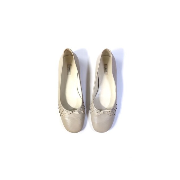 Prada 39 Flats Beige Leather Bow Ballet Shoes Womens Size 8.5 - Picture 2 of 9